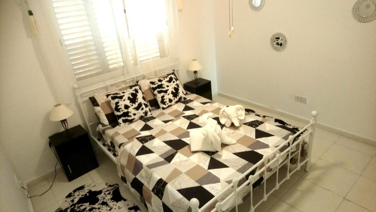 Appartamento H&O Regina Garden Ap New In Paphos! Esterno foto